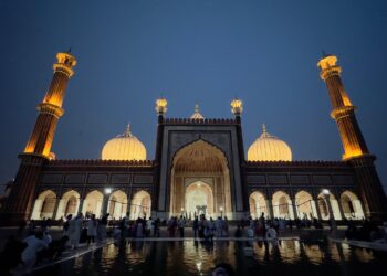 Massive Devotees Gather at Delhi’s Jama Masjid for Eid Al Adha Morning Prayer