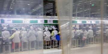 Foxconn Pulls Chinese Engineers from India iPhone Factories: Is Beijing Involved?