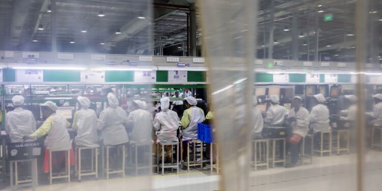 Foxconn Pulls Chinese Engineers from India iPhone Factories: Is Beijing Involved?