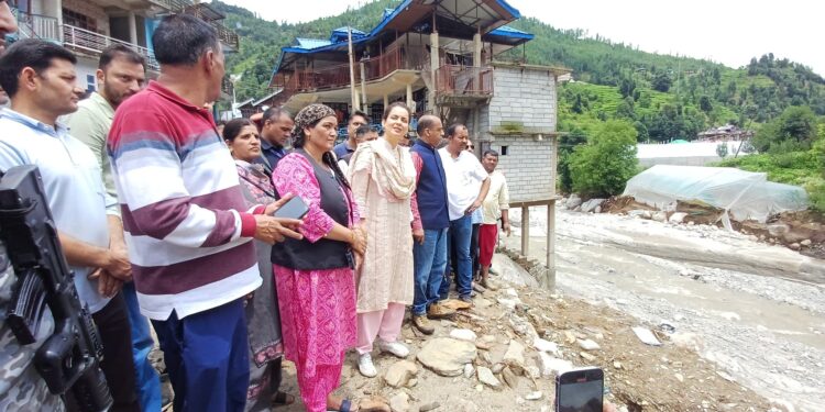 BJP MP Kangana Ranaut Visits Flood-Hit Areas in Himachal Pradesh, Vows to Seek Central Aid