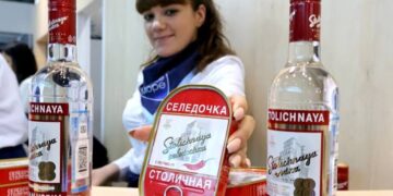 Russia’s Liquor Industry Declines as Vodka Production Drops, but Alcohol Consumption Rises