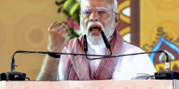 PM Modi Accuses Congress-RJD of ‘Revenge Politics’ Against Bihar at Motihari Rally