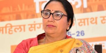 Delhi Chief Minister Rekha Gupta Allegedly Attacked During Public Hearing