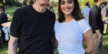 Bollywood Heiress Navya Naveli Nanda Poses with Apple CEO Tim Cook at iPhone 17 Launch Event in California