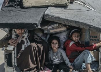 Israeli Forces Advance into Gaza City, Prompting Mass Exodus of Palestinians