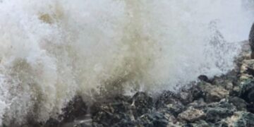 Cyclone Ditwah Devastates Sri Lanka: Death Toll Surges to 159, Hundreds Missing Amid Floods and Landslides