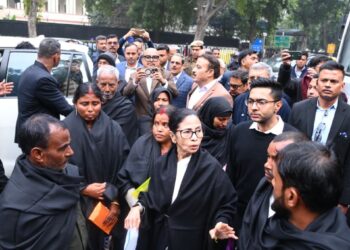 Supreme Court Seeks Election Commission’s Response on Mamata Banerjee’s Plea Challenging Electoral Roll Revision in West Bengal