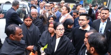 Supreme Court Seeks Election Commission’s Response on Mamata Banerjee’s Plea Challenging Electoral Roll Revision in West Bengal