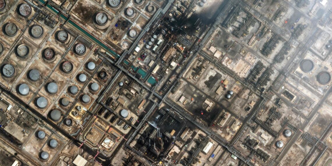 Iranian FM Accuses US and Israel of Killing Civilians in School Bombing Claim