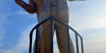 “King of the World” Protest Installation Targeting Trump and Epstein Appears on the National Mall