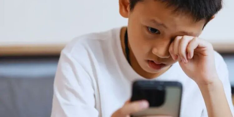 Too Much Screen Time in Early Childhood May Affect Brain Development, Warn Experts